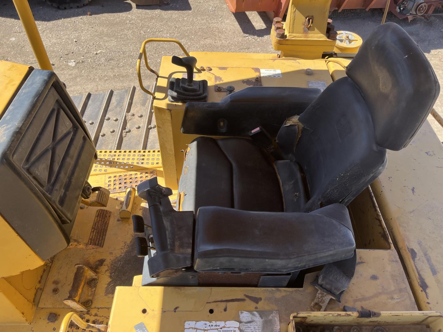 ./imagenes/INVOICE/2019/17354/TOPADOR FRONTAL CATERPILLAR D6M (17).JPG